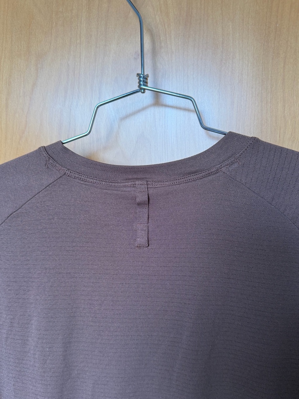 Men's L Lululemon Brown Performance Short-Sleeve Shirt - Picture 6 of 6